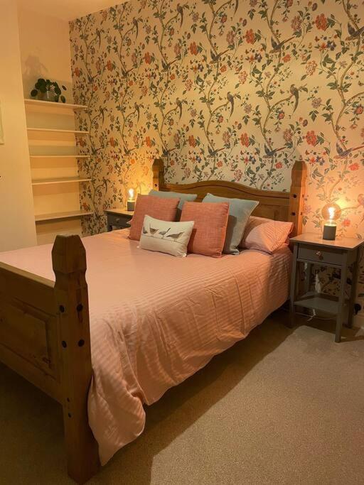 Casa de férias Gloucester Rd 2 Mins Away - Fab, New, Trendy House Bristol